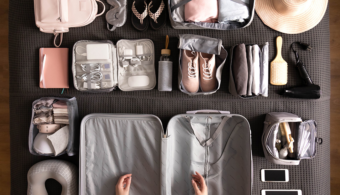5 Ways to Pack Light While Traveling
